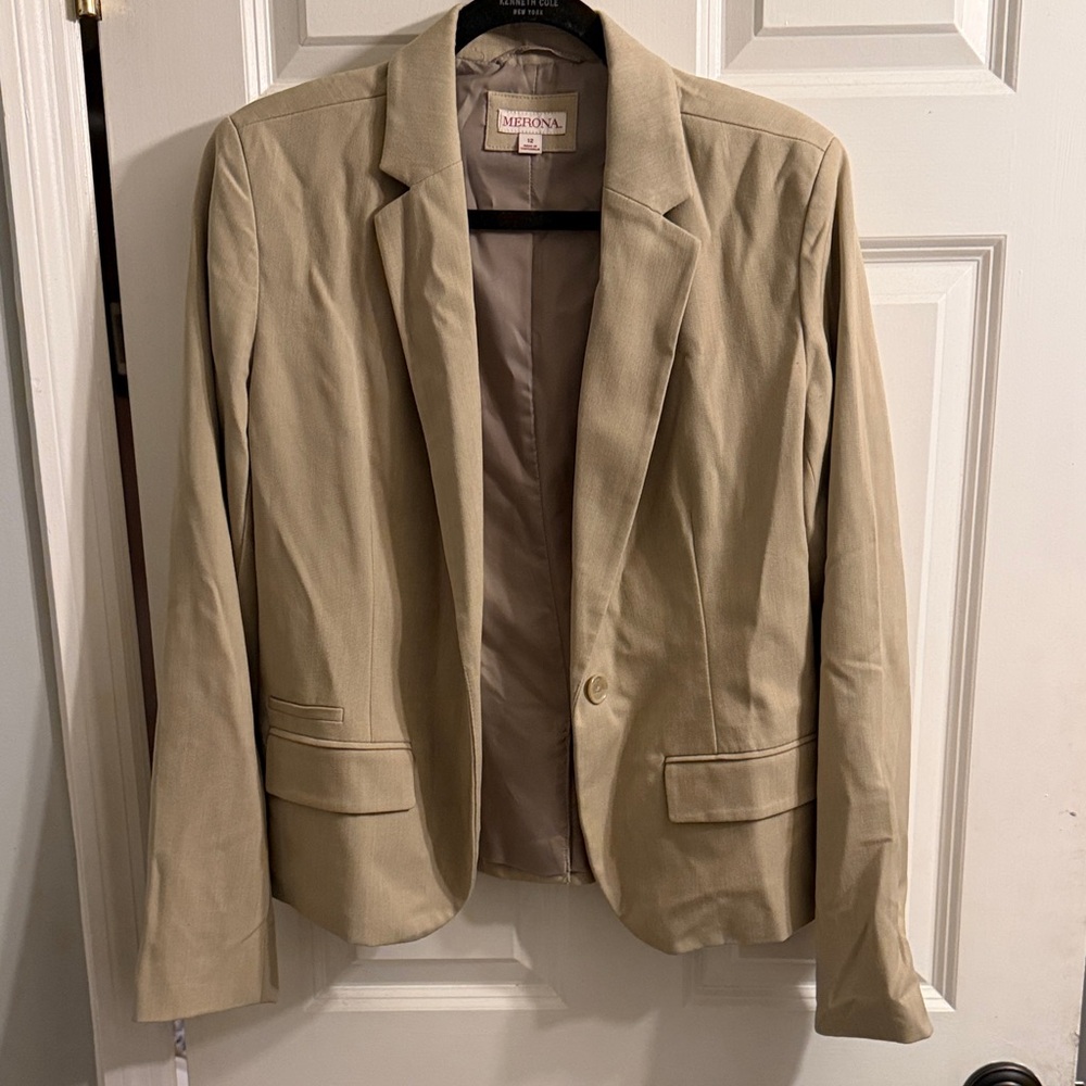 Merona women’s size 12 like new Beige Single-Button Tailored Blazer